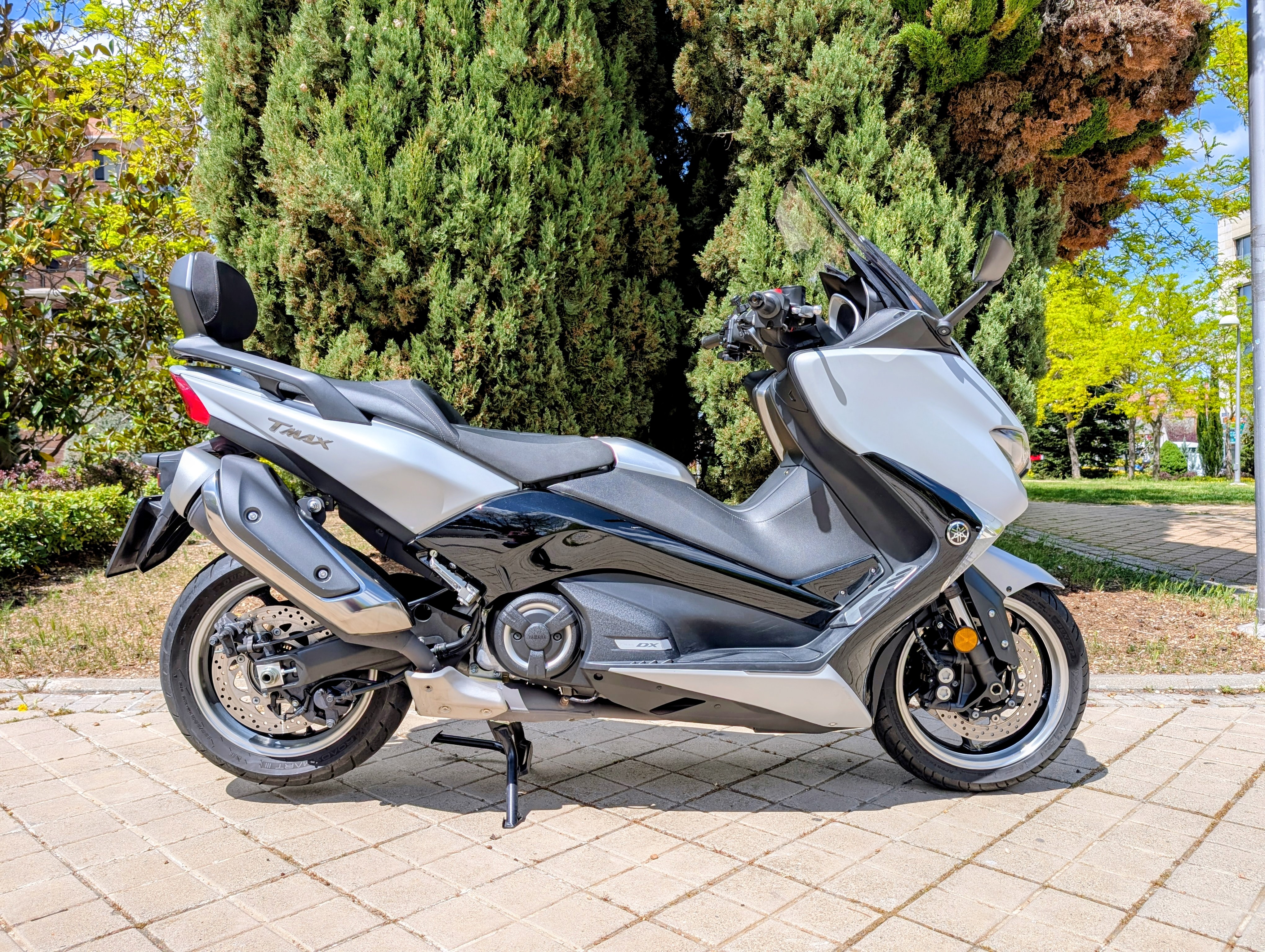 Yamaha TMAX DX 530 lateral